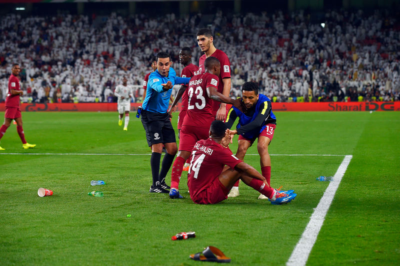 Illustration for article titled Qatar Beat The Hell Out Of UAE And Then Got A Bunch Of Shoes Thrown At Them
